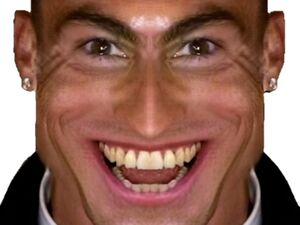 1575130186-ronaldo-troll-rire-zoom.jpg