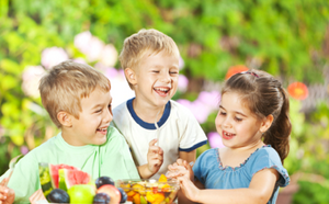 1564148046-happy-kids-eating2.png