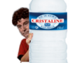 Un sticker "Source: Cristaline"