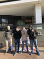 Photo de l'IRL avec les 4 membres du forum (Ekalyptusbonbon avec le masque à gaz, NoNameRandom18, DJMarlou et Uriph)