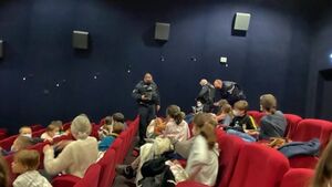 Contrôle de pass dans un cinéma .jpg